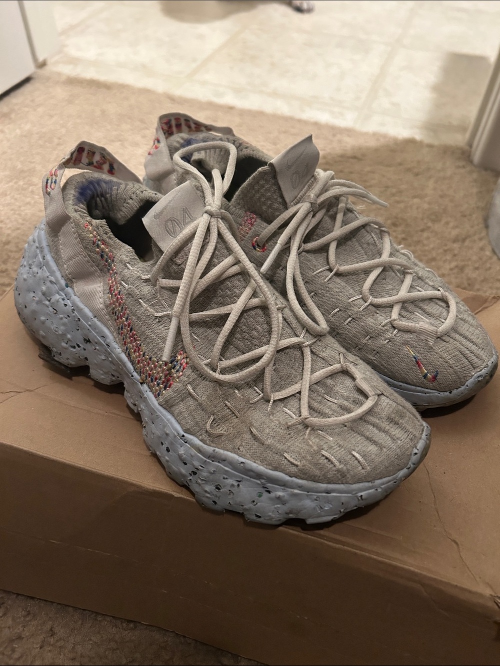 Nike Light Gray Knit Sneakers with Multicolor Heel Detail